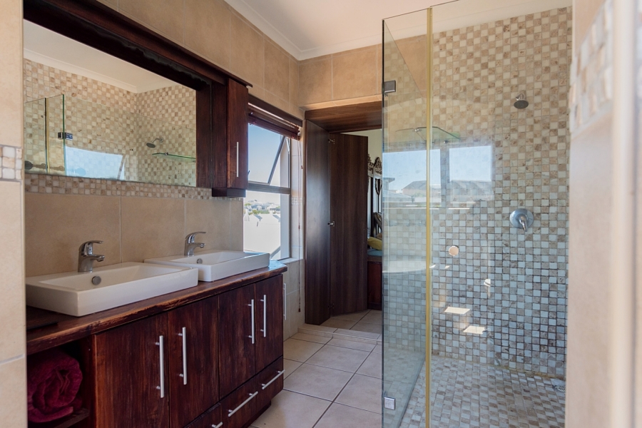 4 Bedroom Property for Sale in Myburgh Park Western Cape